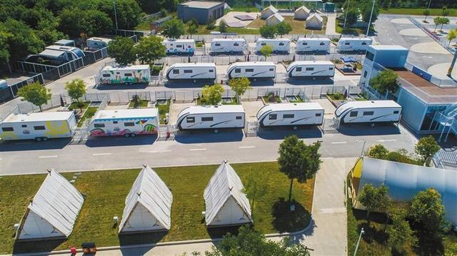 六月十四日航拍 連霍高速高橋服務區(qū)西安金蝸牛房車露營地服務體驗